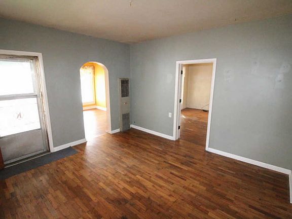 4th image of 1112 S Jackson Ave