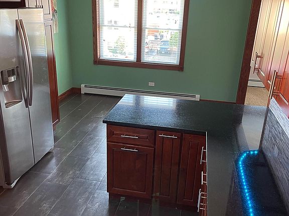 4th image of 650 Beau Ct #2