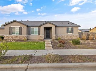 2453 Orange Ct, Kingsburg, CA 93631