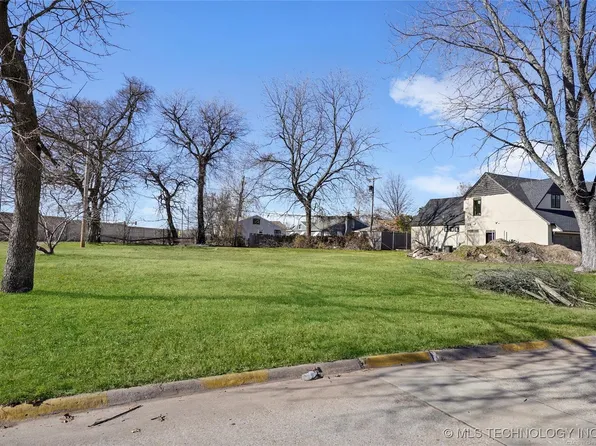 4962 S Boston Pl, Tulsa, OK 74105