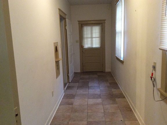 4th image of 2716 Bruxelles St
