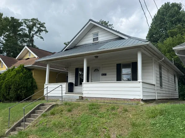 2812 Overlook Dr, Huntington, WV 25705