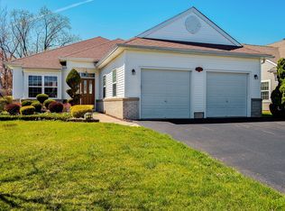 175 Valencia Dr, Monroe Township, NJ 08831