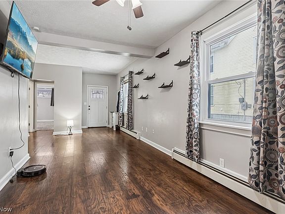 3rd image of 104 S Cedar St