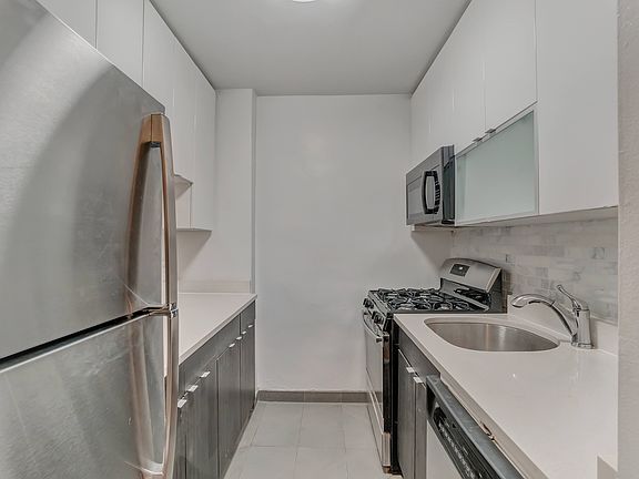 4th image of 120 E 34th St APT 7C