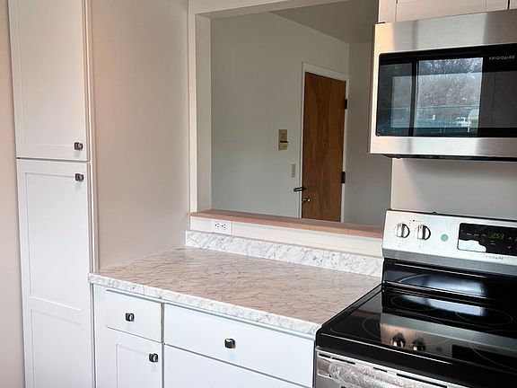 2nd image of 2818 Erie Ave #2818-B-5