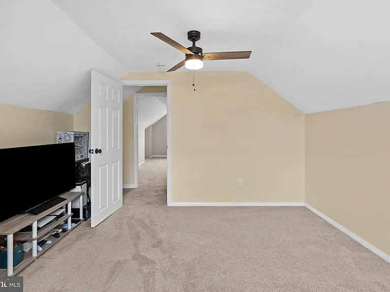 522 Penn Blvd — Photo 17