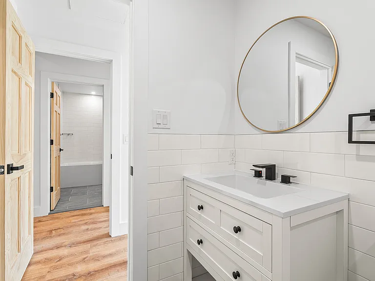 708 N 43rd St #6 — Photo 16