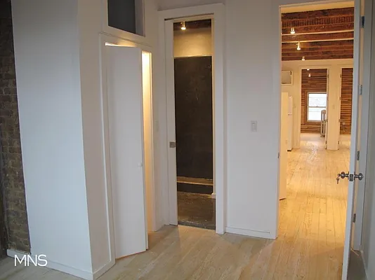 Rented by MNS | media 25