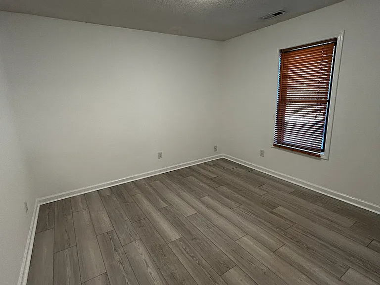9708 Ali Ct — Photo 10