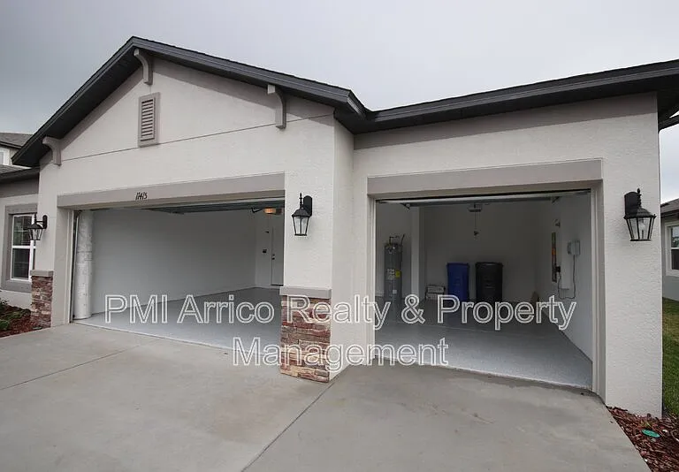 11415 Acacia Grove Ln — Photo 2