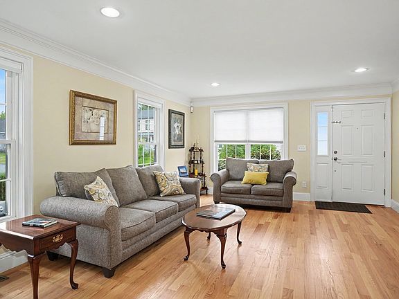 5th image of 4 N Pleasant St #4