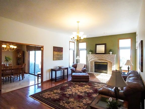 4th image of 4893 Bradford Ln