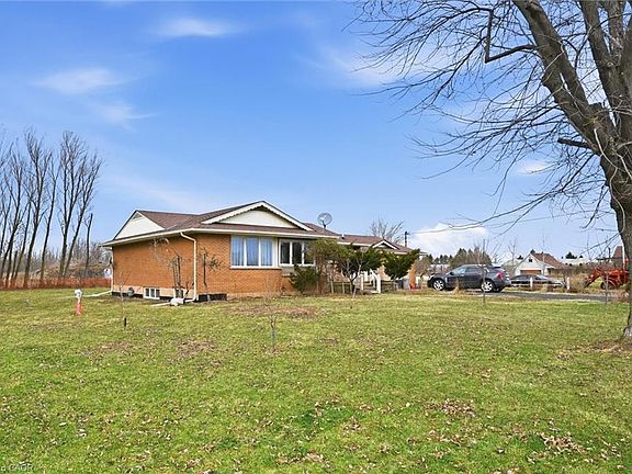 2nd image of 356 Mountain Rd