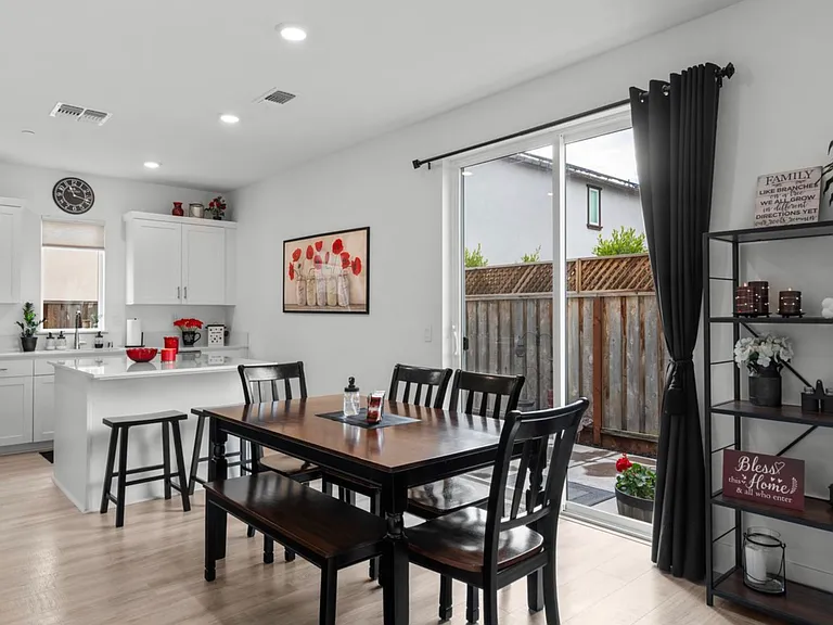 6083 Oak Leaf Pl — Photo 3