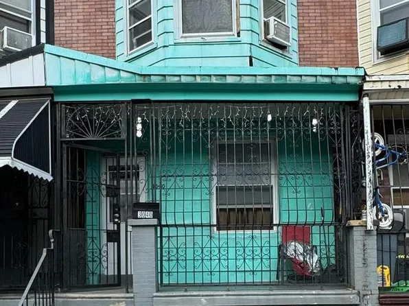 3040 N Water St, Philadelphia, PA 19134