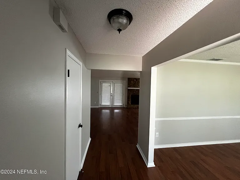 6137 Island Forest Dr — Photo 15