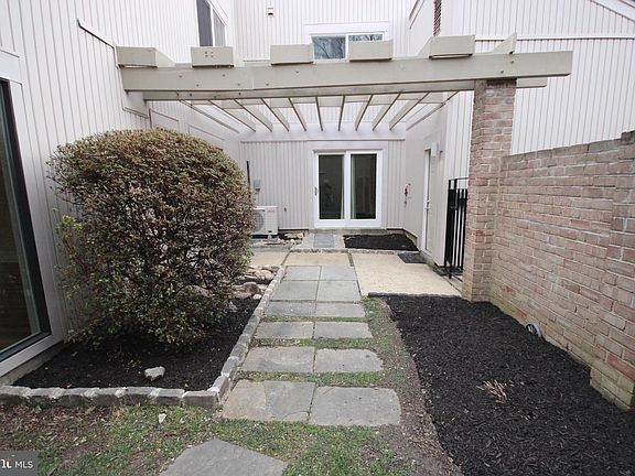 5th image of 19112 Brooke Grove Ct