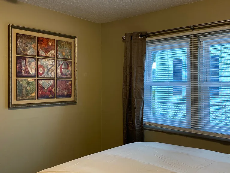 1042 S Cooper St — Photo 15