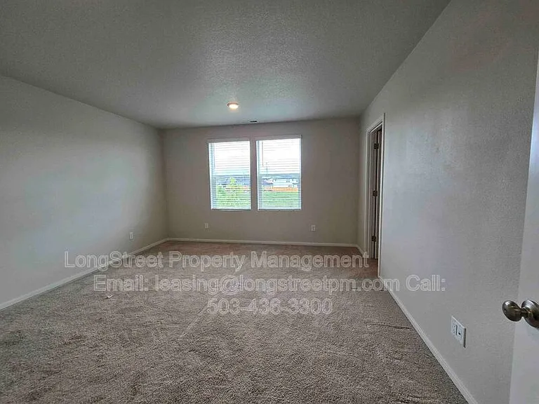 412 Lost Lake St NE — Photo 24