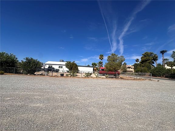 2nd image of 5181 N Tioga Way