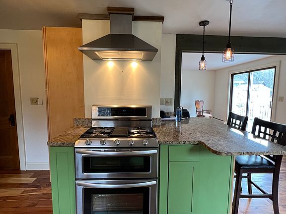2nd image of 42 Waterside Ln