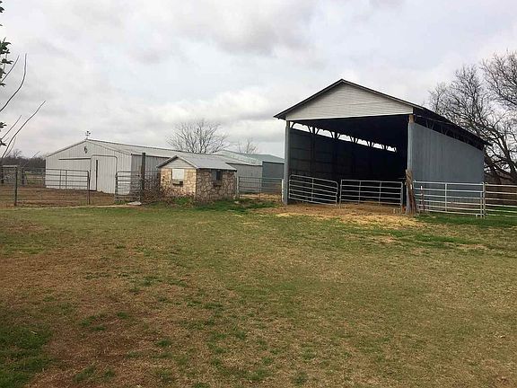 4th image of 33250 N County Road 3270