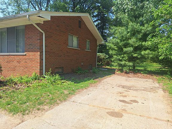 2nd image of 21771 Fairway Dr