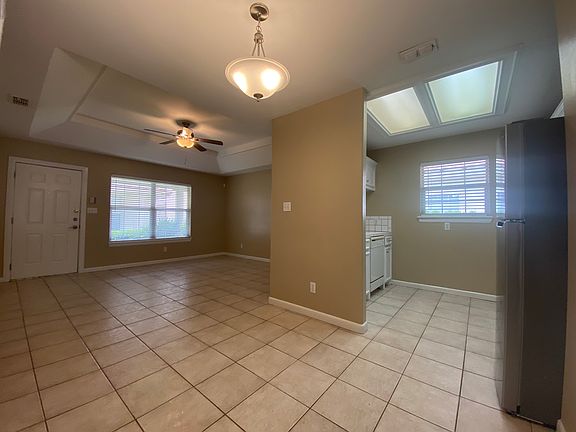 2nd image of 1209 Swallow Ave APT 1