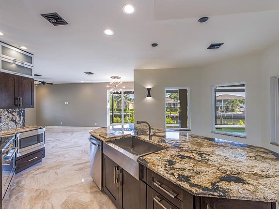 3rd image of 309 Marquesas Ct