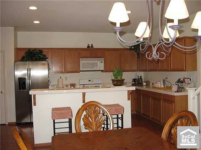2nd image of 1328 Walraven Ct