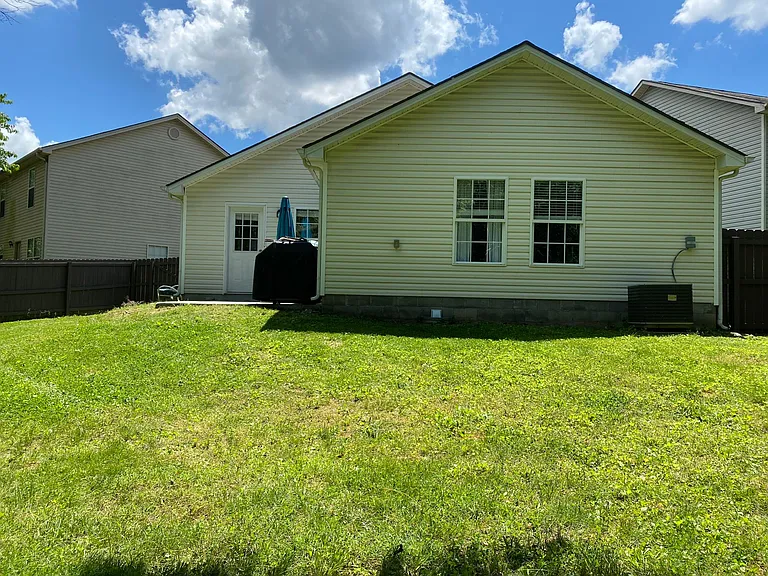 2532 Treeline Way — Photo 3