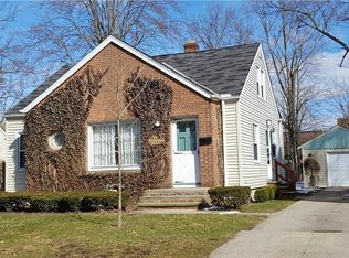 8149 Lynway Ave, Olmsted Falls, OH 44138
