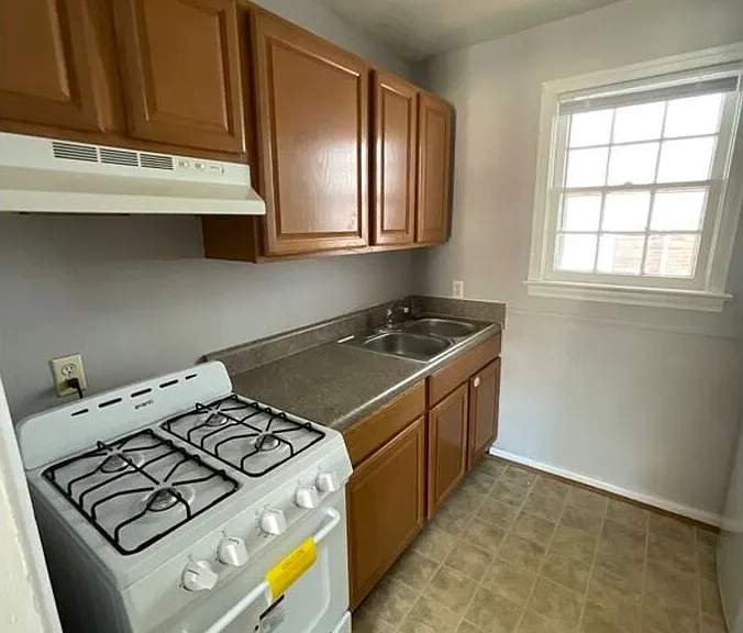 1710 Kingston Ave #5 — Photo 7