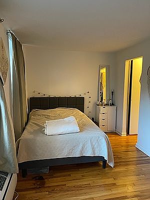 3rd image of 320 W 30th St APT 4F
