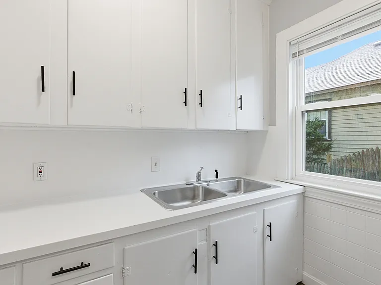 35 Oakland St #1 — Photo 20