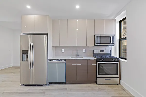 Rented by Thomas Lipovetsky, LREB | media 3