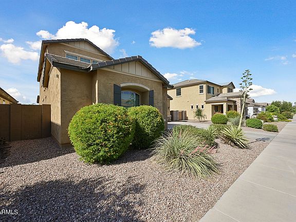 3rd image of 1844 E Crescent Way
