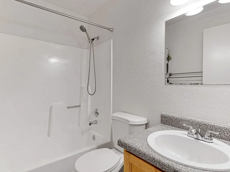 11640 N 51st Ave #143 — Photo 8