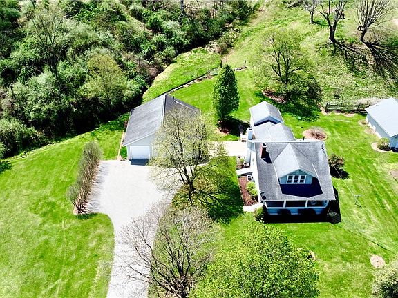 2nd image of 687 Mountain Dr