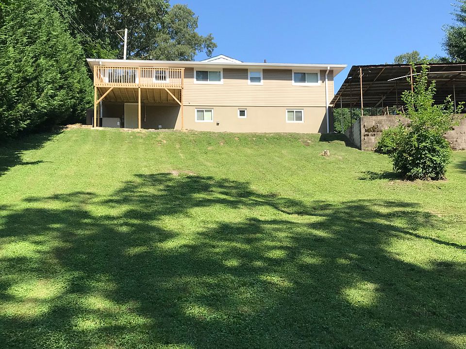 2nd image of 812 Merrimac Cir
