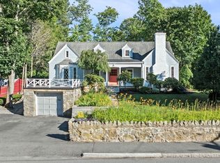 335 Puritan Rd, Swampscott, MA 01907