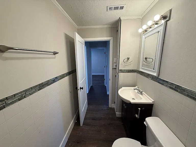 210 Highview Ave — Photo 18