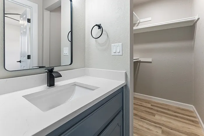 1101 S Bouziden Dr — Photo 12