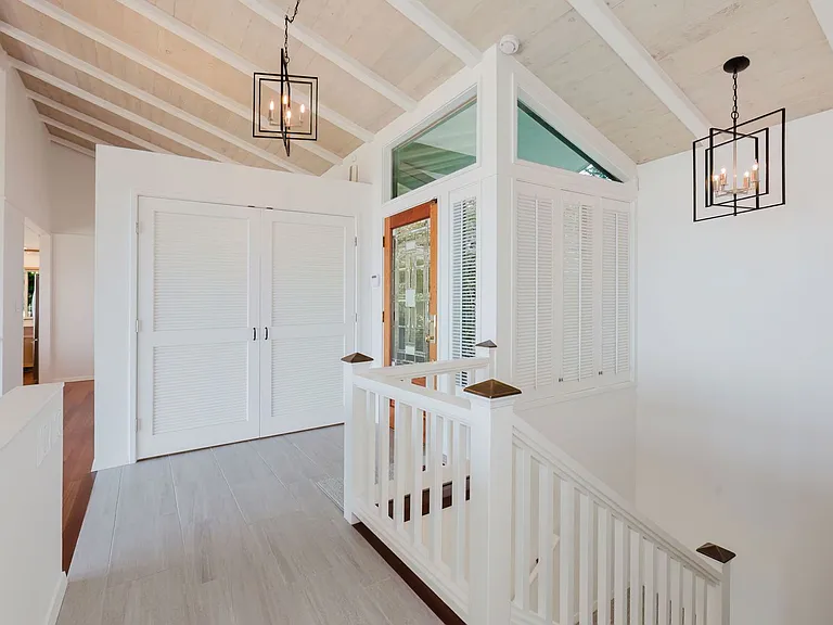 15550 Broom St NE — Photo 5