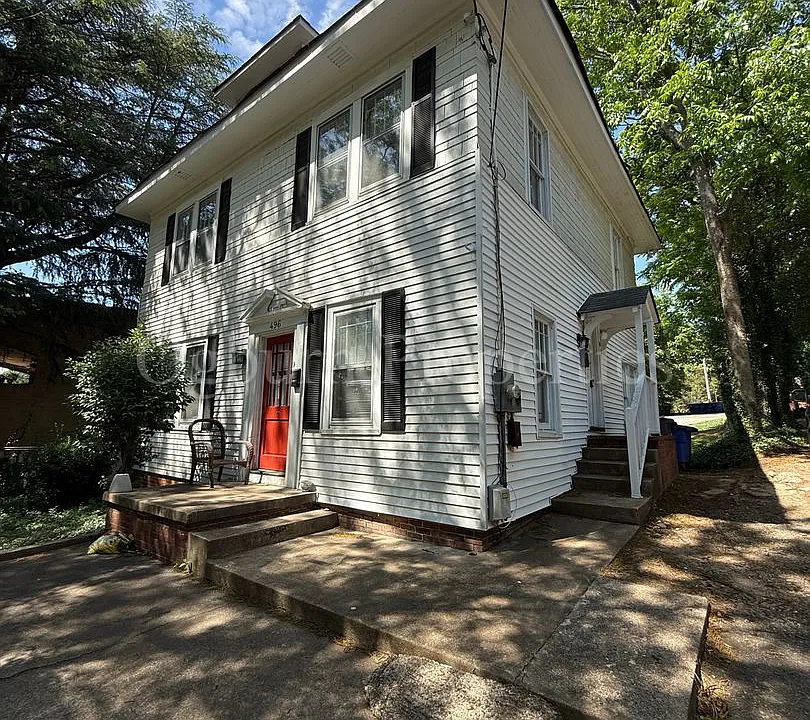 496 W End Blvd