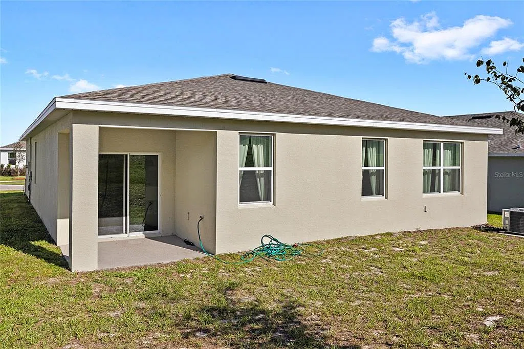 4 bed, 2.0 bath, 1838 sqft, $2,750 — Photo 3