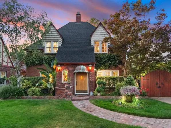 2609 Rochon Way, Sacramento, CA 95818