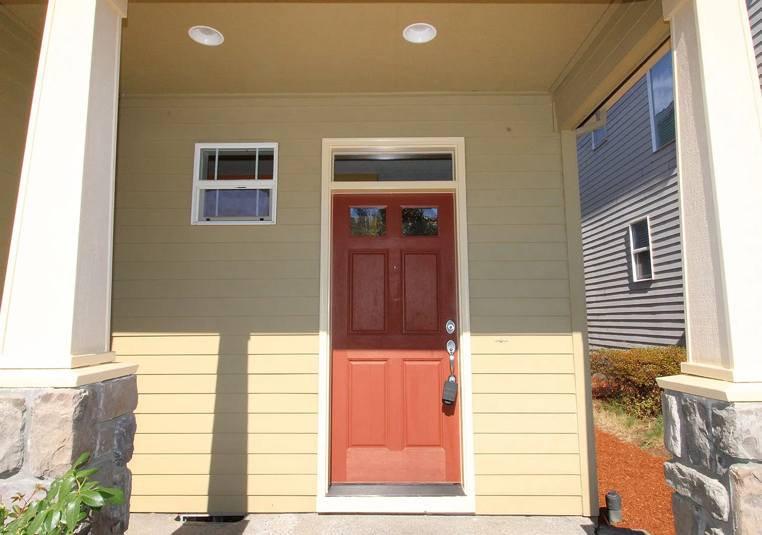 Lovely Modern 4 Bed, 2.5 Bath Beaverton Home Close to Nike/Intel — Photo 2
