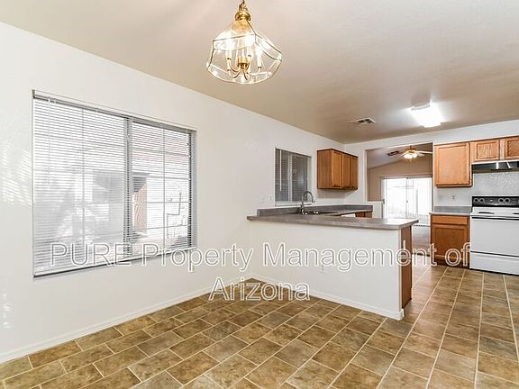 5th image of 930 E Monterey St